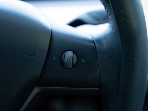 Used 2021 Tesla Model 3 Performance image 18