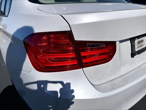 Used 2015 BMW 320i Sedan RWD image 22