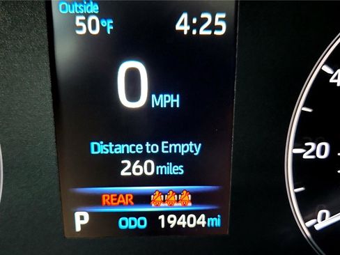 Used 2023 Toyota Corolla Cross LE w/ Moonroof Package image 27