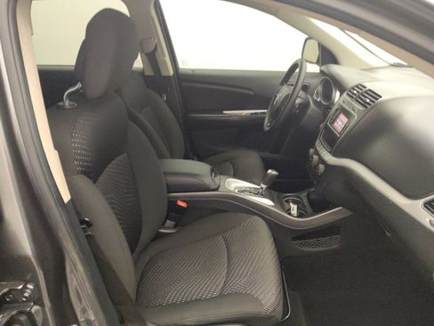 Used 2020 Dodge Journey SE FWD image 21