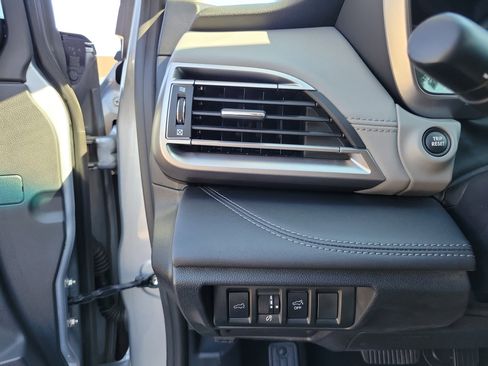 Used 2020 Subaru Outback Limited image 20