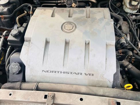 Used 2004 Cadillac De Ville w/ Equipment Group image 12