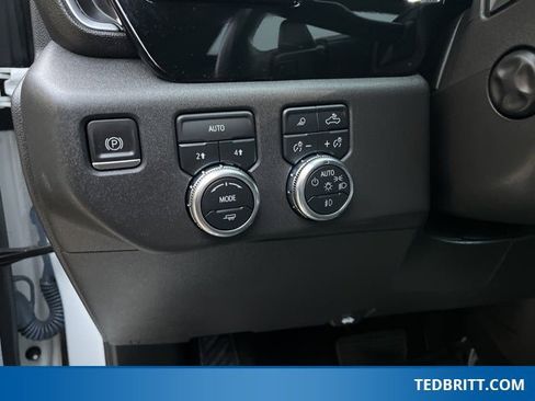 Used 2022 GMC Sierra 1500 SLT w/ SLT Convenience Package image 43