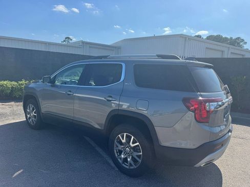 Certified 2022 GMC Acadia SLT w/ Technology Package image 3