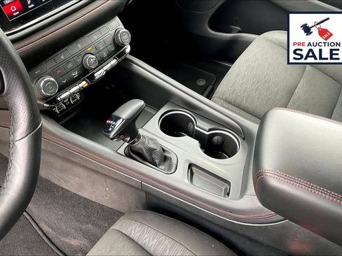 Used 2025 Dodge Durango GT AWD/4WD image 17