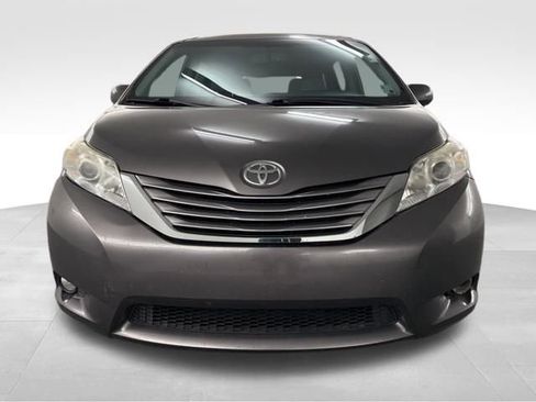 Used 2015 Toyota Sienna XLE image 5