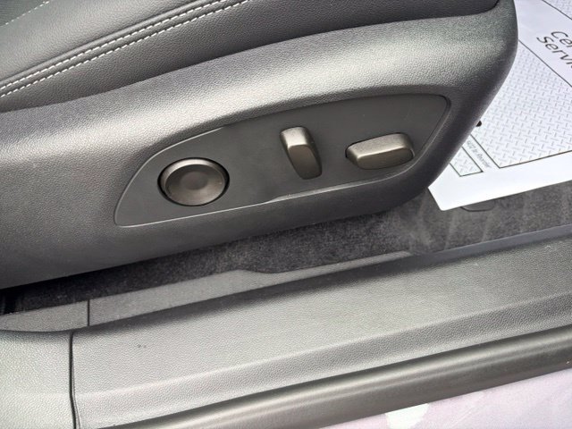 Used 2024 Chevrolet Blazer EV LT AWD/4WD image 16