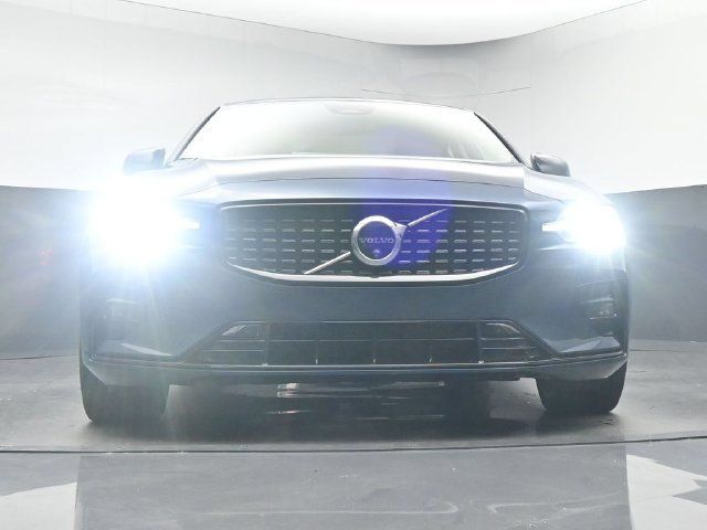 Used 2020 Volvo S60 T5 Momentum FWD image 11