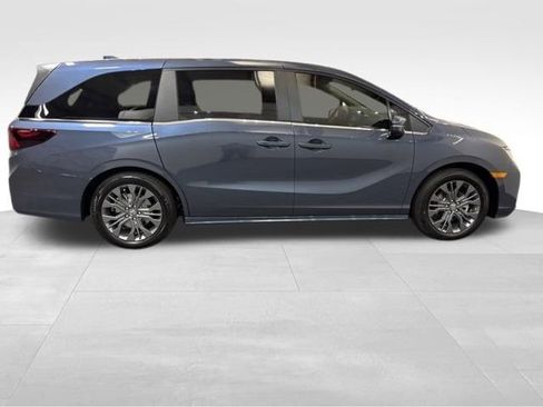 New 2026 Honda Odyssey Touring image 7