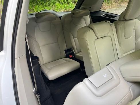 Certified 2023 Volvo XC90 T8 Ultimate AWD/4WD image 13