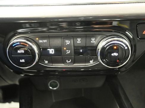 Used 2025 Chevrolet Trax ACTIV w/ Driver Confidence Package image 17