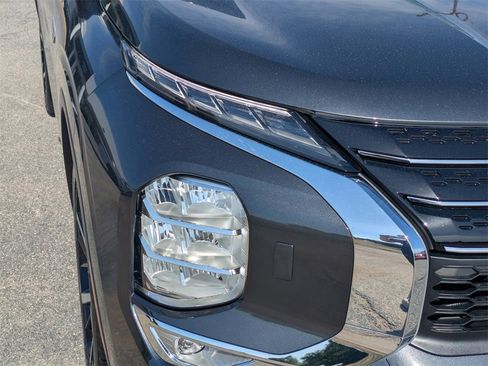 New 2025 Mitsubishi Outlander SEL image 9