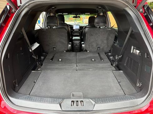 Used 2020 Ford Explorer XLT w/ Equipment Group 202A RWD image 34