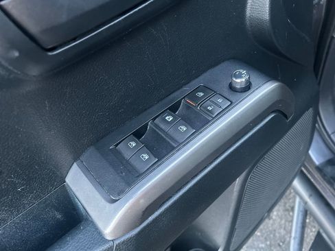 Used 2016 Toyota Tacoma SR5 image 17