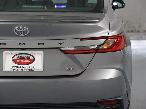 Used 2025 Toyota Camry SE FWD image 10