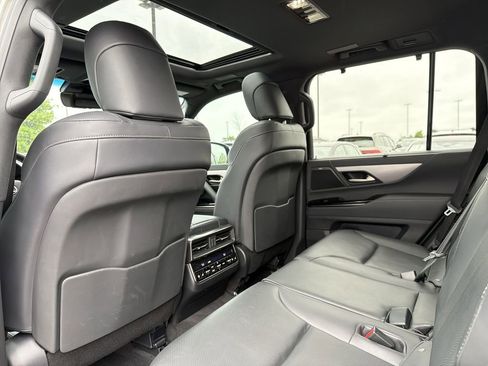 Used 2024 Lexus LX 600 F Sport image 12