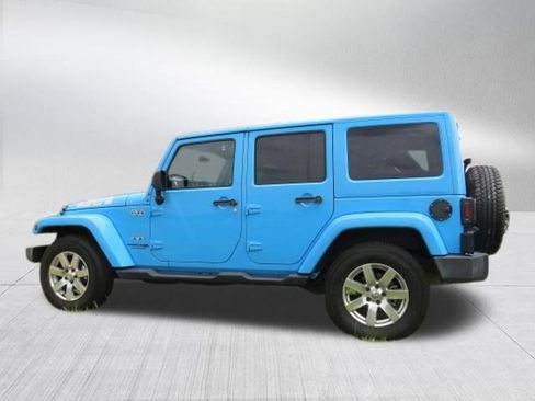 Used 2018 Jeep Wrangler Unlimited Sahara w/ Dual Top Group AWD/4WD image 6