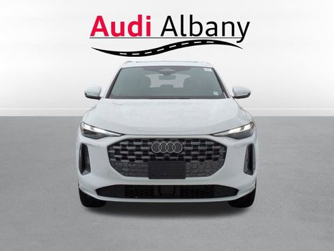 Certified 2025 Audi Q5 2.0T Premium w/ Convenience Package image 9