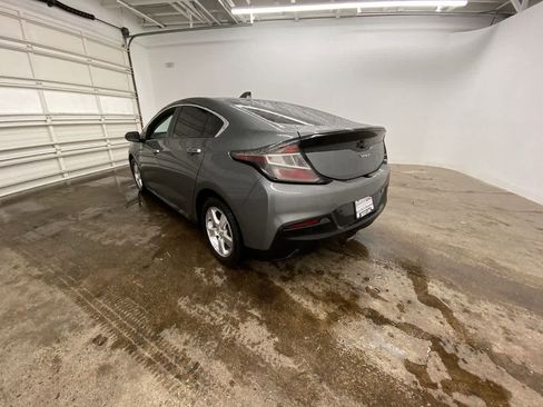 Used 2017 Chevrolet Volt Premier w/ Driver Confidence II Package image 4