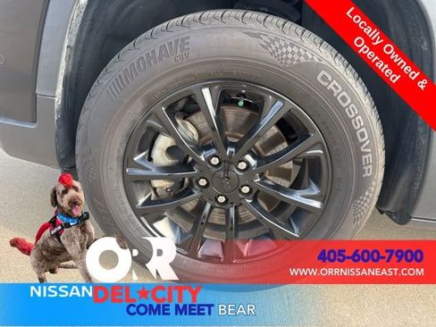 Used 2023 Jeep Cherokee Altitude Lux image 9