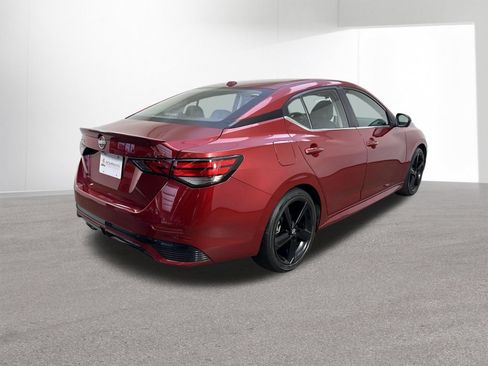 Used 2025 Nissan Sentra SR w/ SR Premium Package FWD image 35
