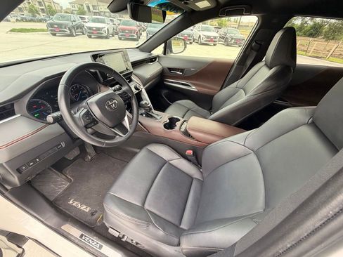 Used 2022 Toyota Venza XLE AWD/4WD image 20