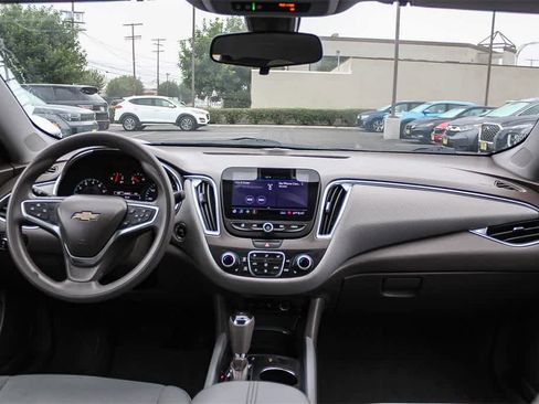 Used 2019 Chevrolet Malibu LT w/ Driver Confidence Package image 14