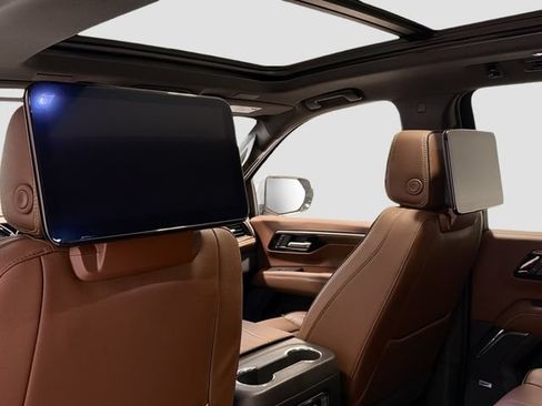 New 2026 Chevrolet Suburban High Country AWD/4WD image 24