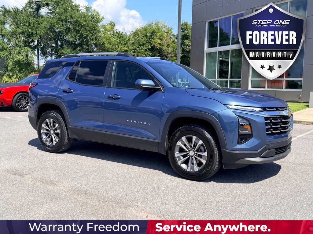 Used 2025 Chevrolet Equinox LT w/ Convenience Package II FWD image 9