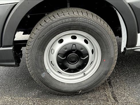 Used 2024 Ford Transit 250 148 Medium Roof image 12