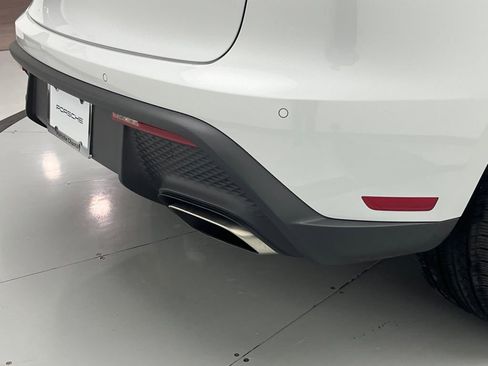 Used 2025 Porsche Macan image 40