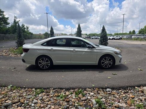 Used 2023 Volkswagen Jetta Sport FWD image 6