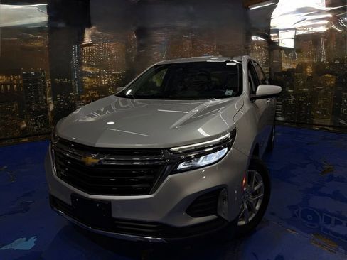 Used 2022 Chevrolet Equinox LT FWD image 1