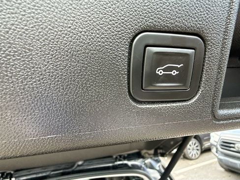Used 2020 GMC Terrain SLT w/ Preferred Package AWD/4WD image 31