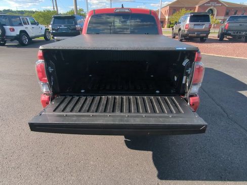 Used 2022 Toyota Tacoma Limited AWD/4WD image 26