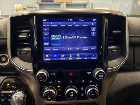 Used 2019 RAM 1500 Laramie AWD/4WD image 7