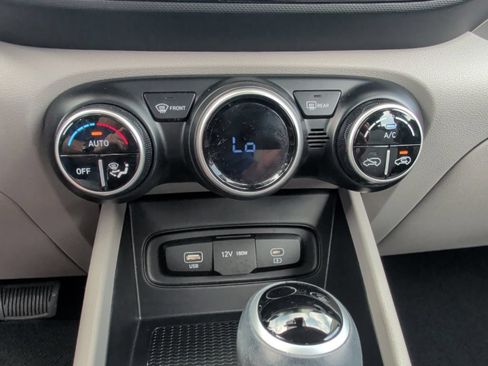 Used 2024 Hyundai Venue SEL FWD image 26