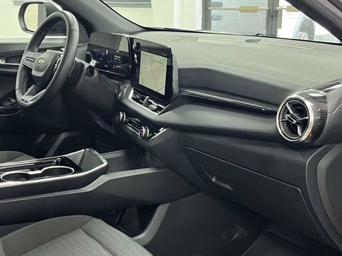 Used 2025 Chevrolet Equinox LT AWD/4WD image 29