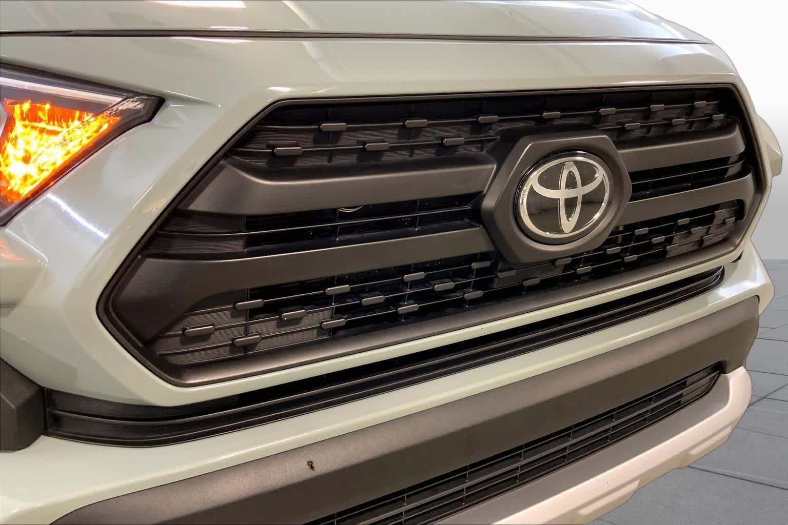 Used 2019 Toyota RAV4 Adventure w/ Cold Weather Package AWD/4WD image 32