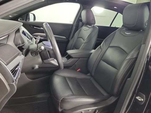 Used 2021 Cadillac XT4 Premium Luxury FWD image 15