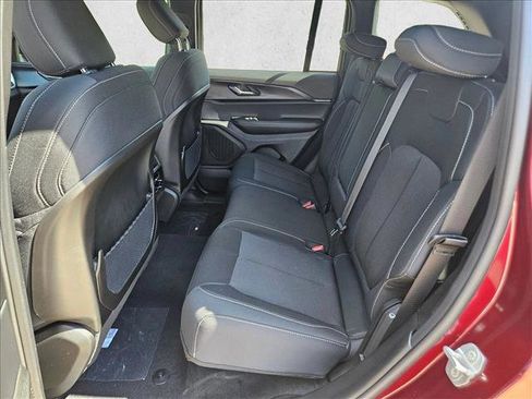 New 2025 Jeep Grand Cherokee Laredo X image 15