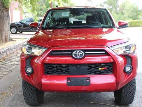 Used 2022 Toyota 4Runner SR5 Premium w/ Moonroof Package AWD/4WD image 4