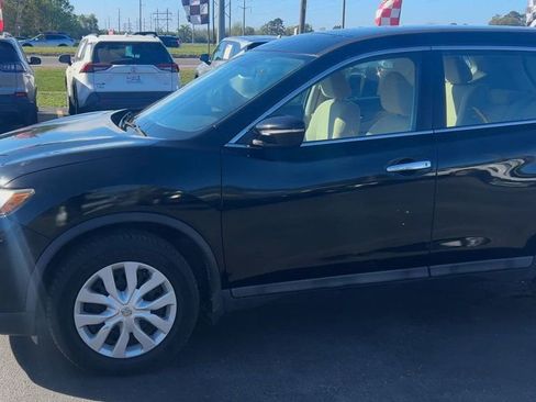 Used 2014 Nissan Rogue S image 4