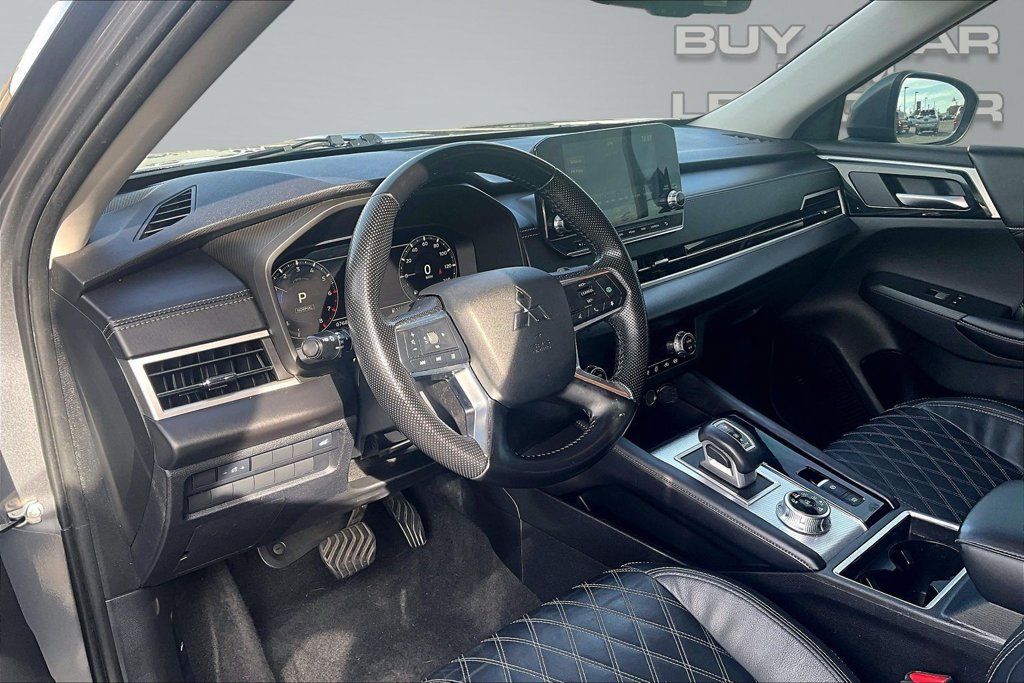 Used 2022 Mitsubishi Outlander SEL AWD/4WD image 14