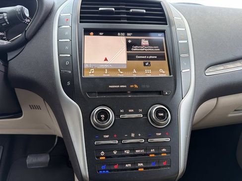 Certified 2019 Lincoln MKC Reserve w/ MKC Technology Package FWD image 30