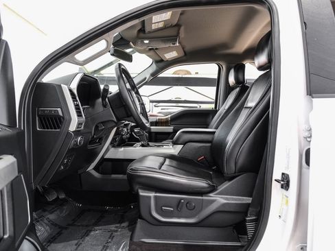 Used 2019 Ford F150 Lariat AWD/4WD image 4