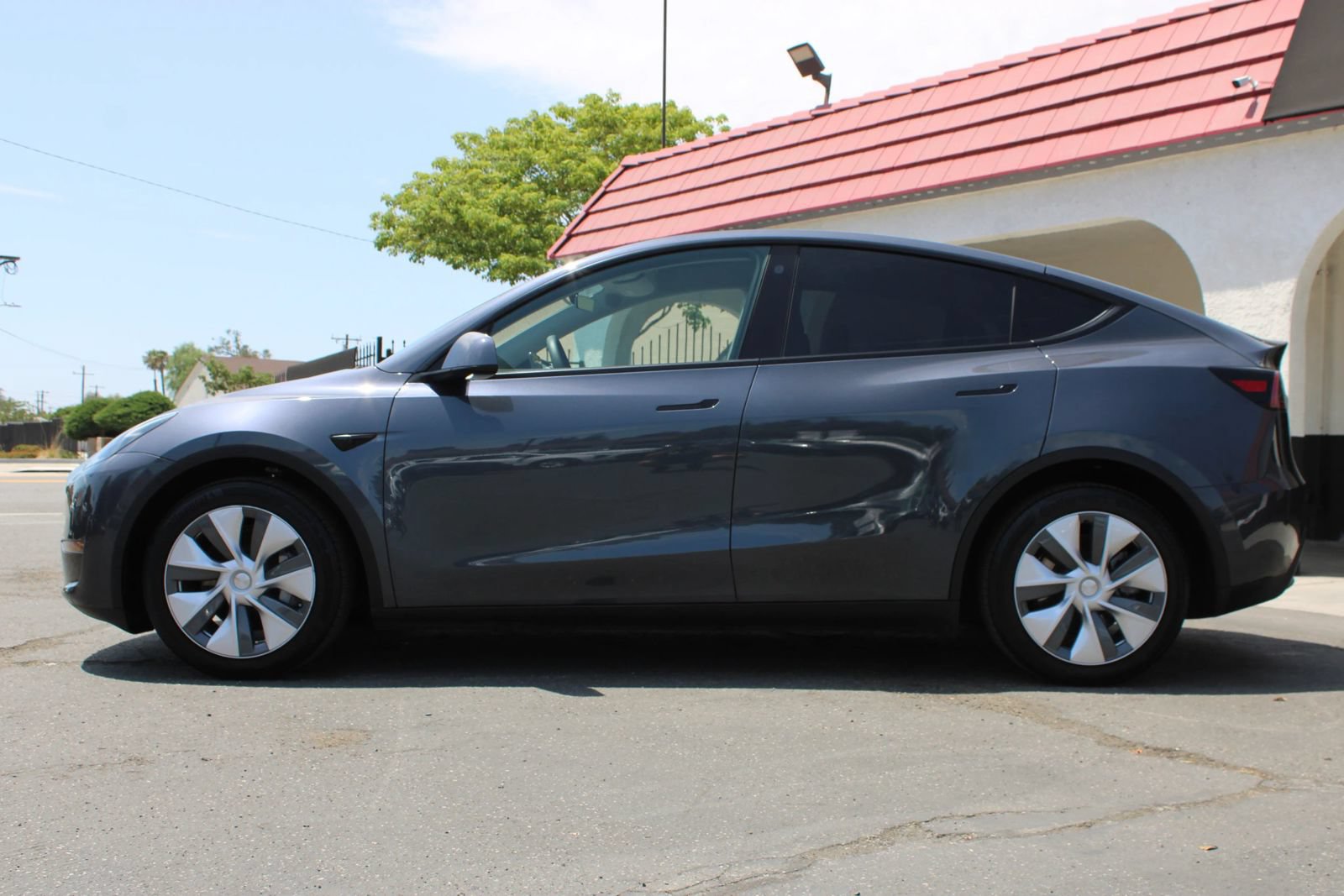 Used 2023 Tesla Model Y Long Range AWD/4WD image 38