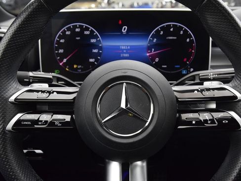 Used 2024 Mercedes-Benz C 300 Sedan image 23