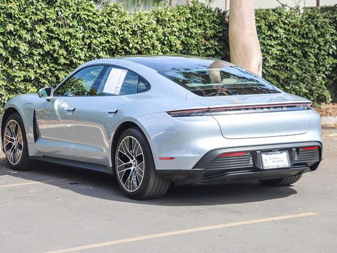 Used 2022 Porsche Taycan RWD image 8