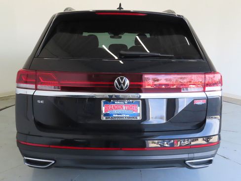 Used 2026 Volkswagen Atlas SE FWD image 4